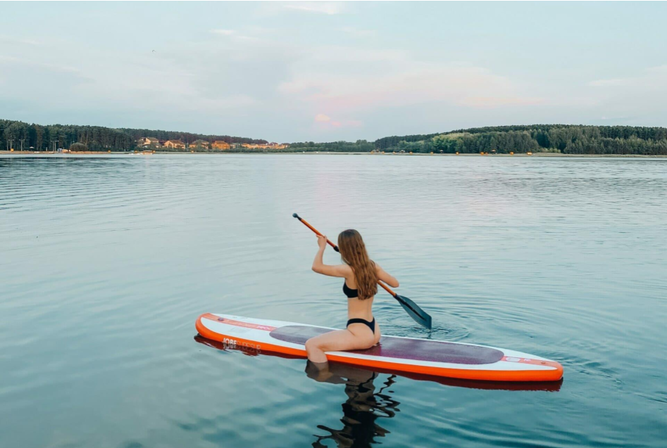 LQ_Blog_girl-on-sup-paddle-board.png