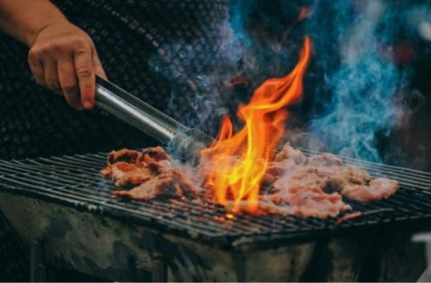 LQ_Blog_hand-with-bbq-grill.png