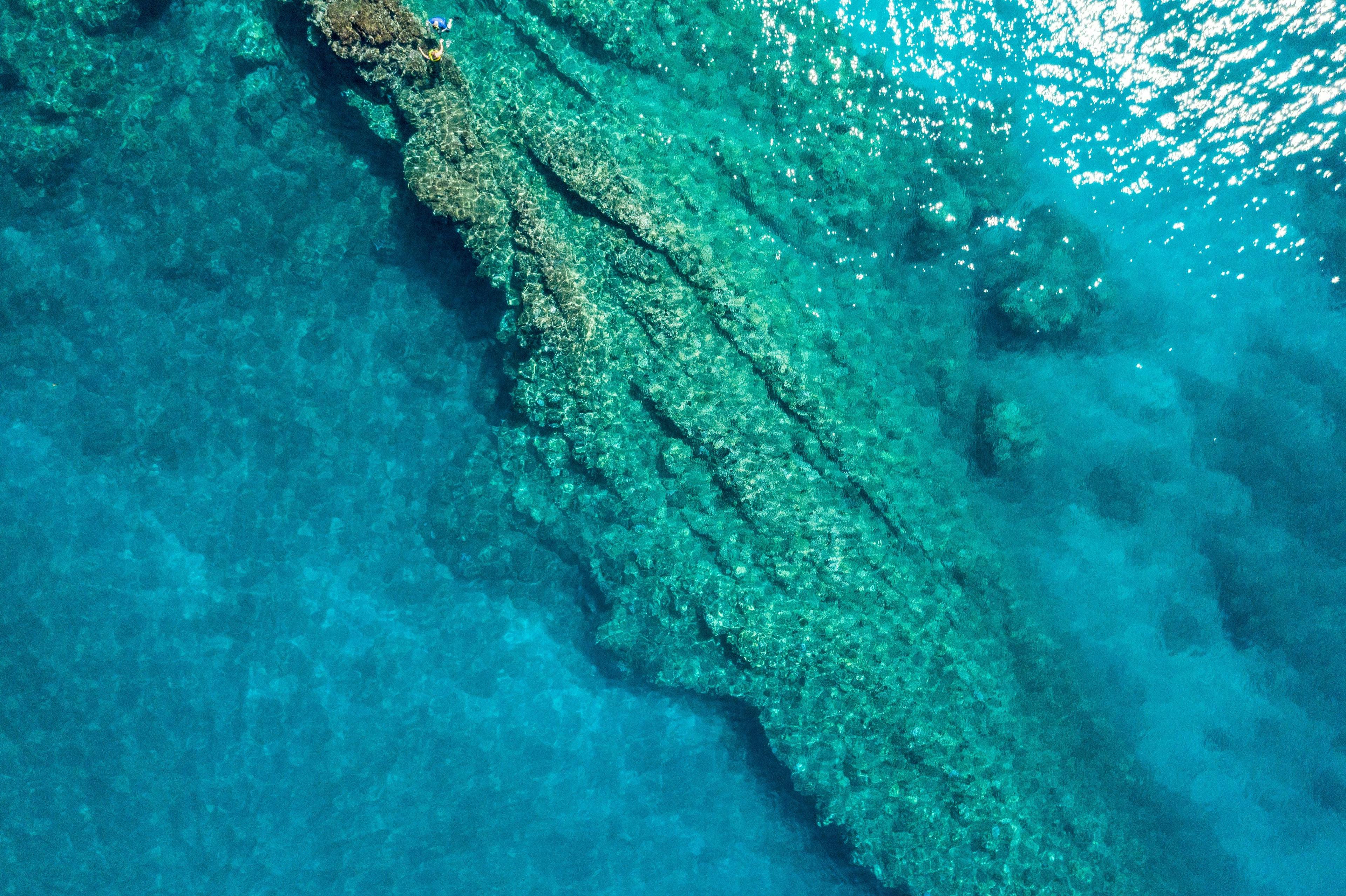 LetsQuip_Blog_Great_Barrier_Reef_scubaDiveGear_rental.jpg
